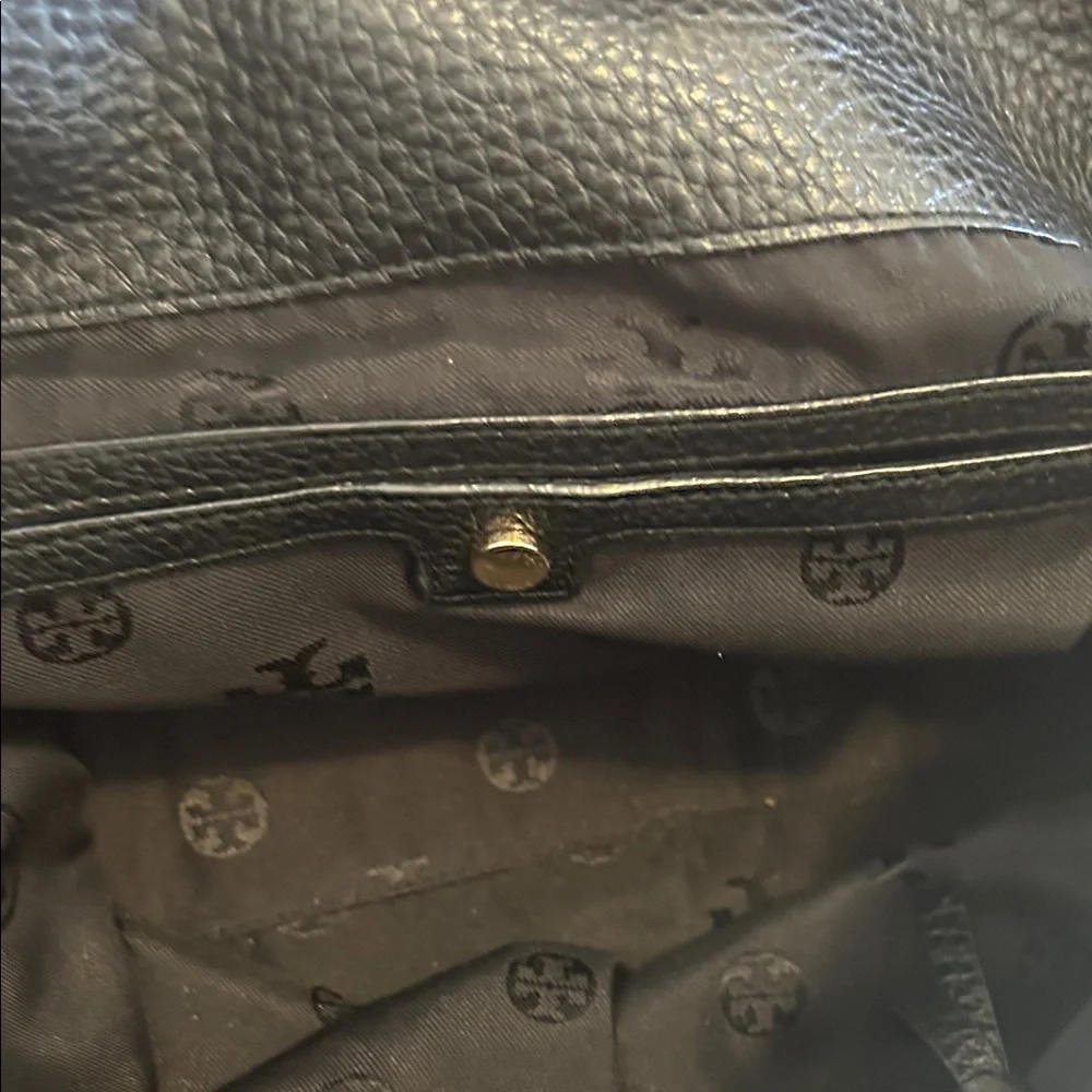 TORY BURCH TAYLOR Black Pebbled Leather Hobo Bag